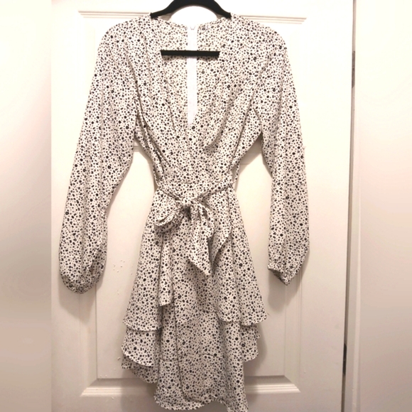 Vintage Dresses & Skirts - Vintage Style White with Black Leopard Animal V Neck Tie Wrap Ruffle Dress-S